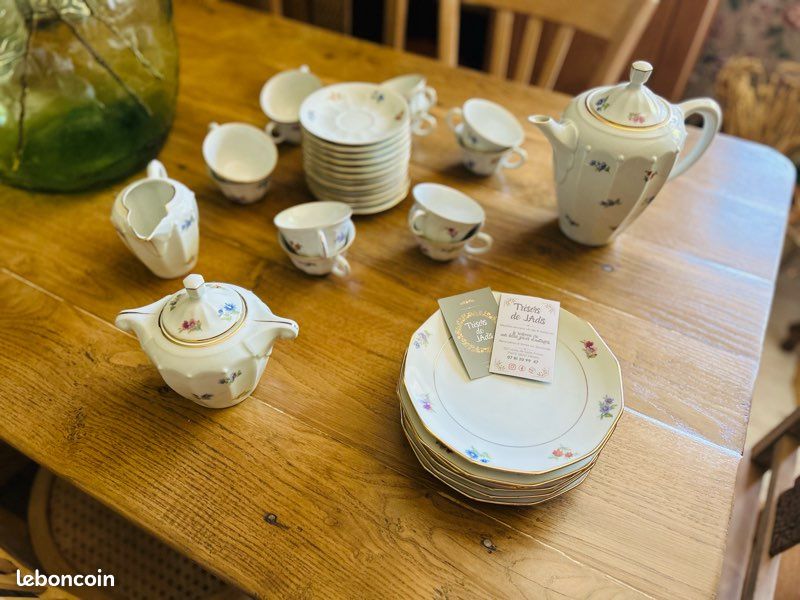 Service de table en porcelaine française, vue 2
