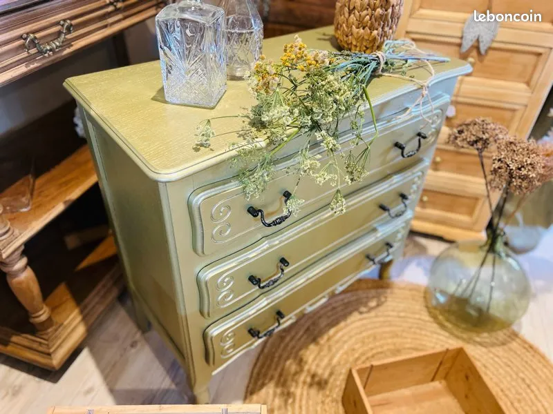 Commode vintage rénovée, vue complète